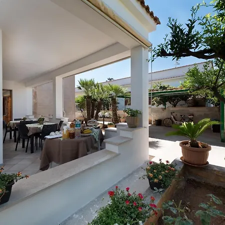 Tra La Montagna E Il Mare Bed & Breakfast
