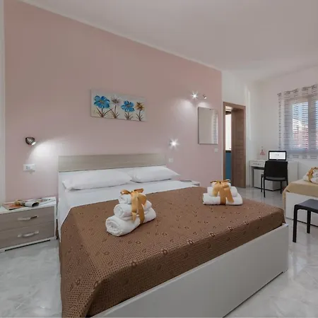 Bed & Breakfast Tra La Montagna E Il Mare *