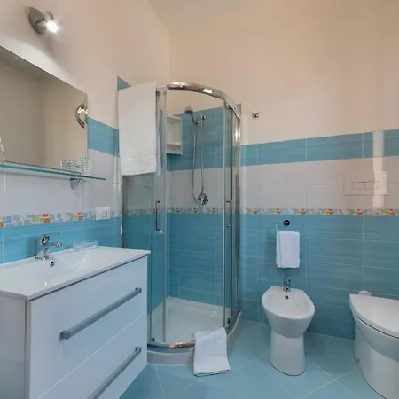 Tra La Montagna E Il Mare Bed & Breakfast